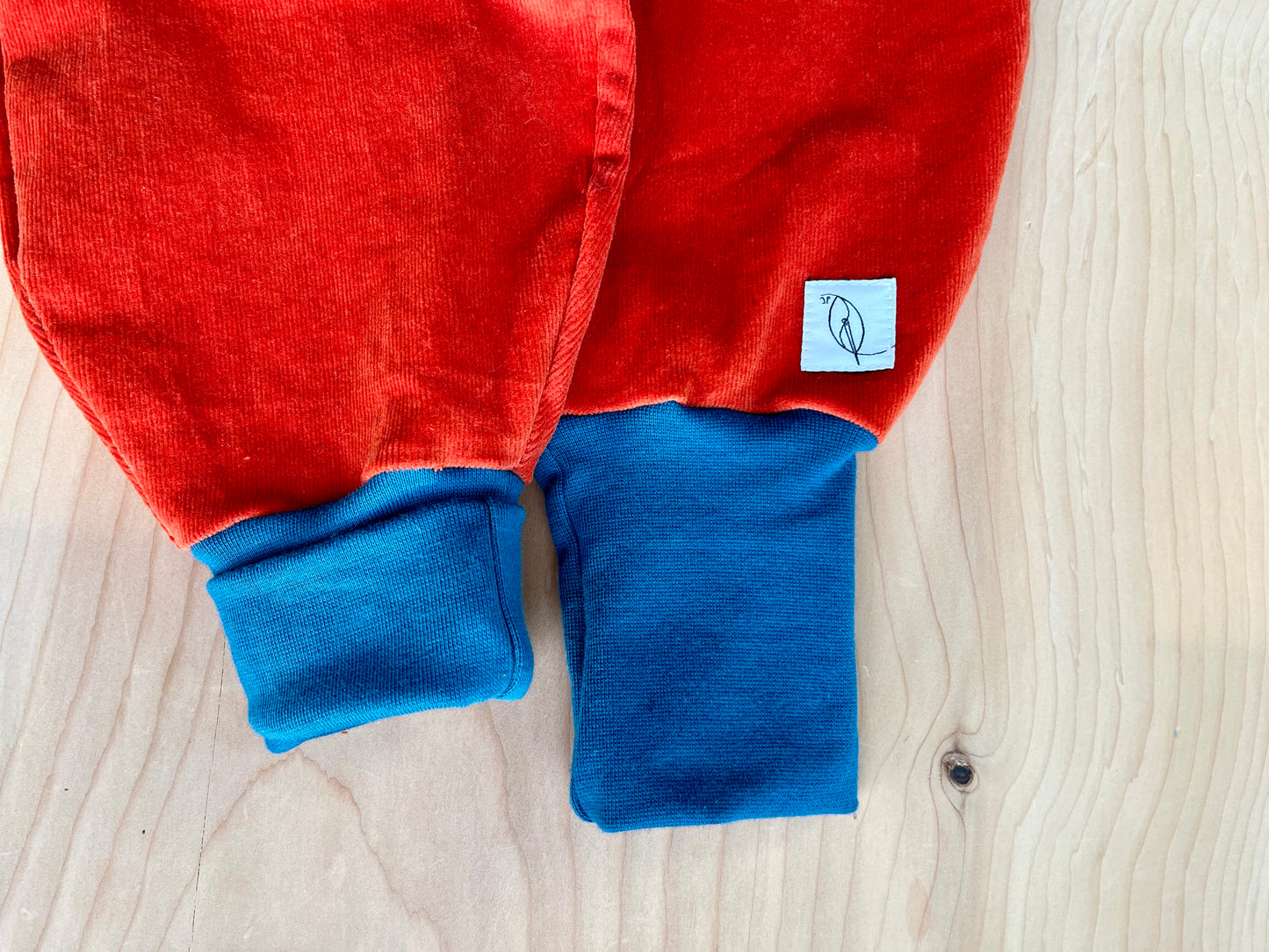 Pantaloni 98-104