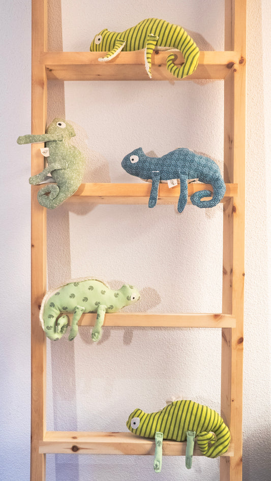 Camaleonte di peluche con zampe in velcro