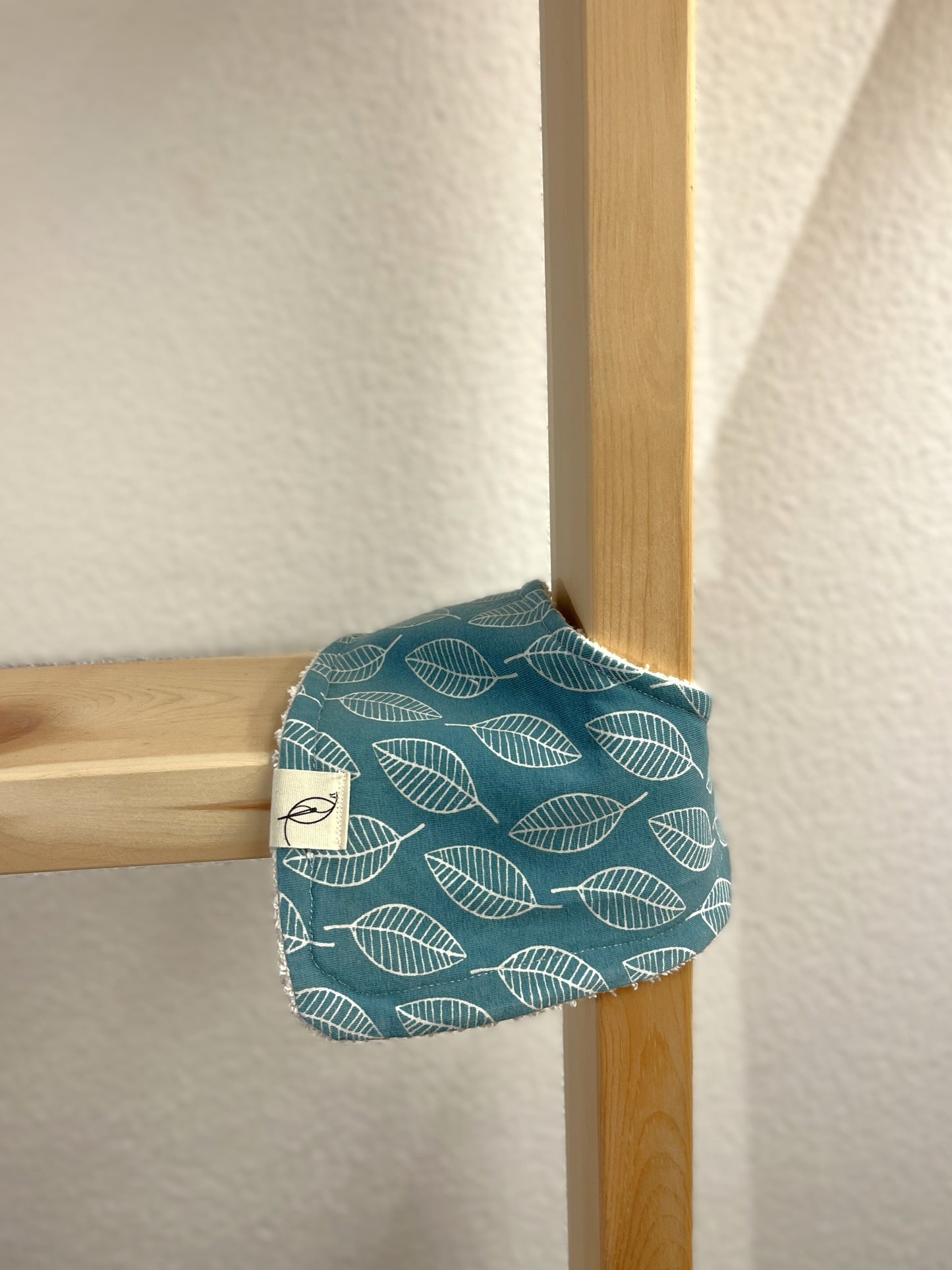 Lätzli und Sabbertuch dreieckig Grösse verstellbar