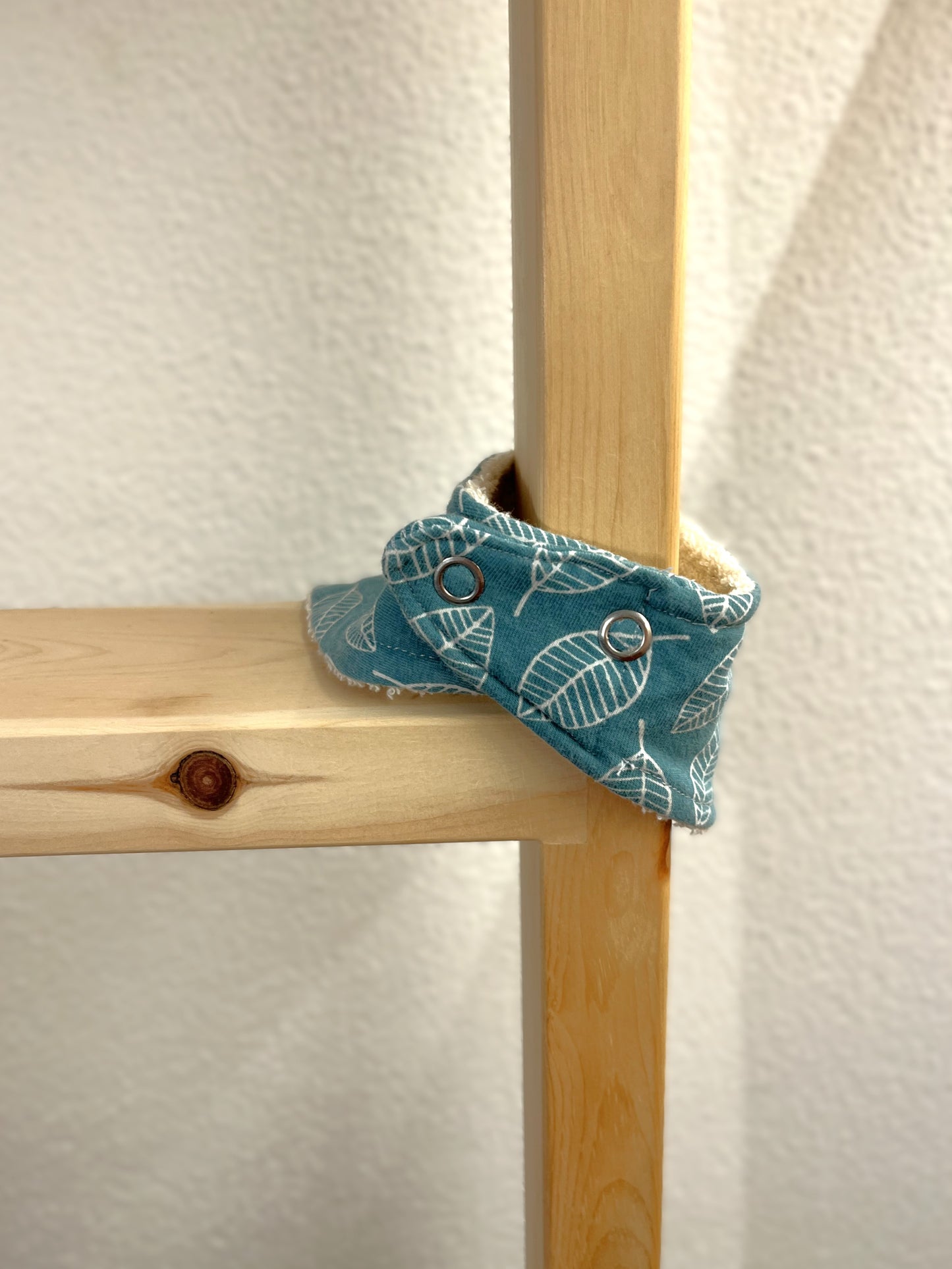 Lätzli und Sabbertuch dreieckig Grösse verstellbar