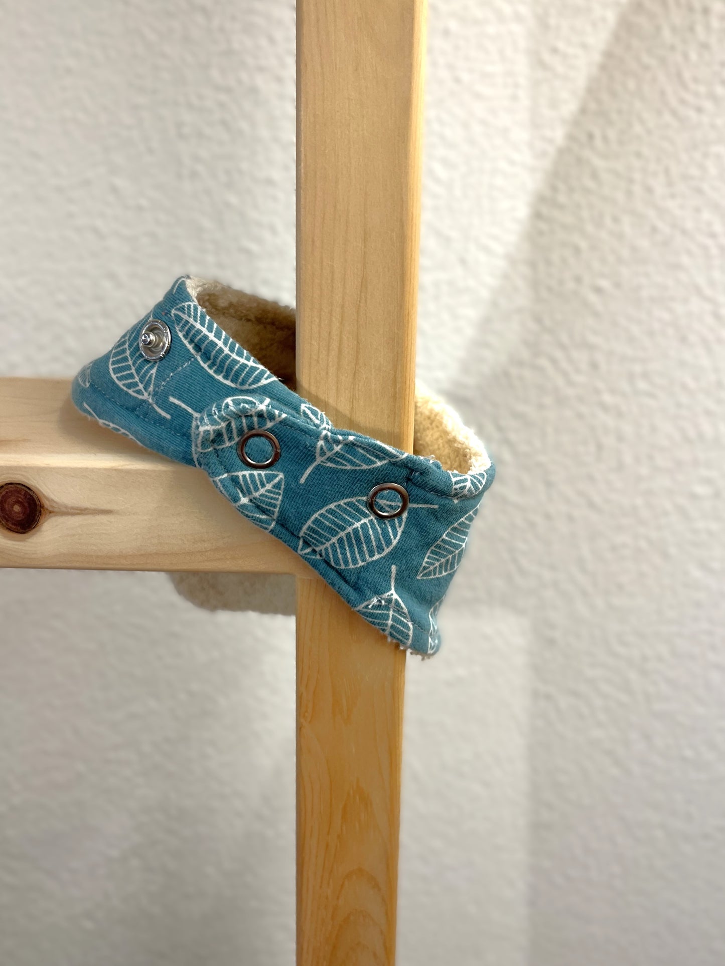 Lätzli und Sabbertuch dreieckig Grösse verstellbar