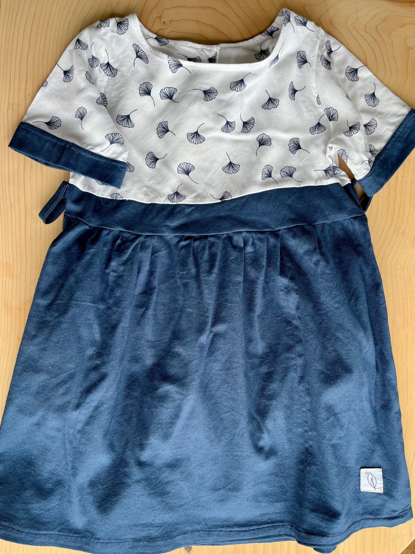 Kleid mit Taschen 98