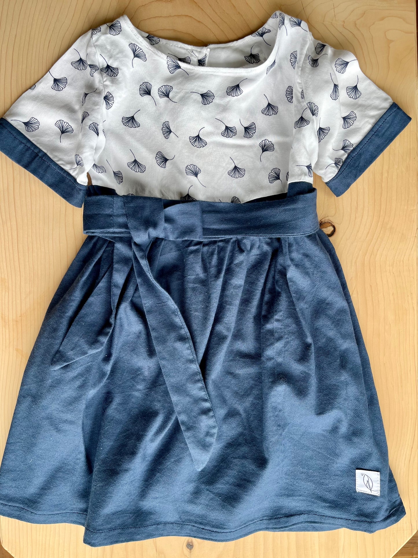 Kleid mit Taschen 98
