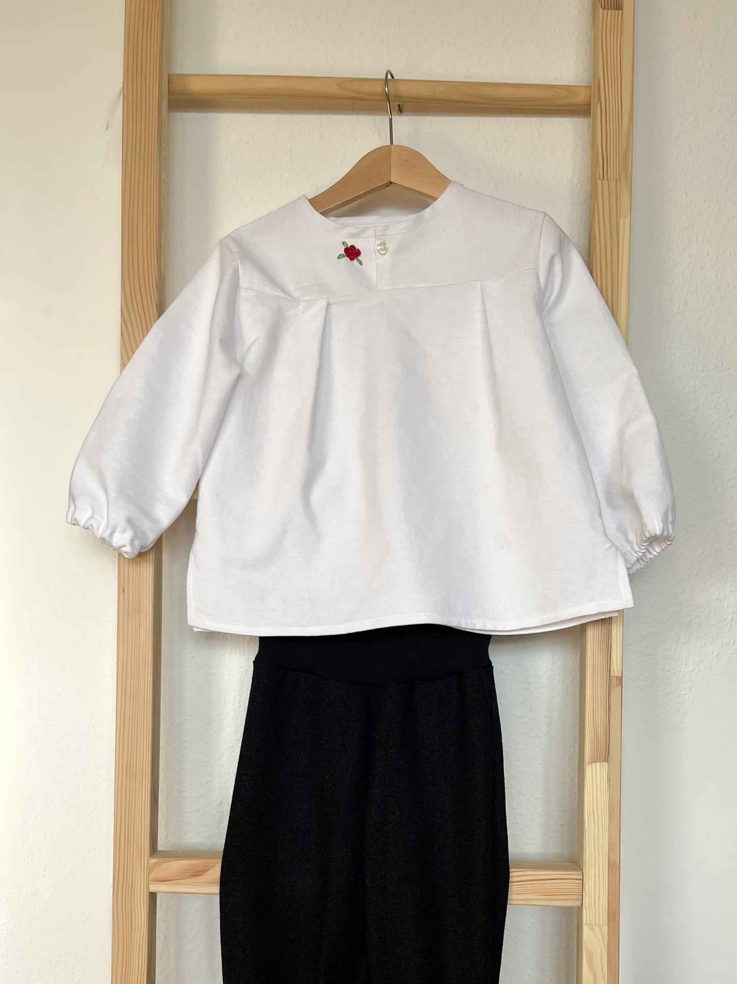 Camicia bianca ricamata 2-3 anni